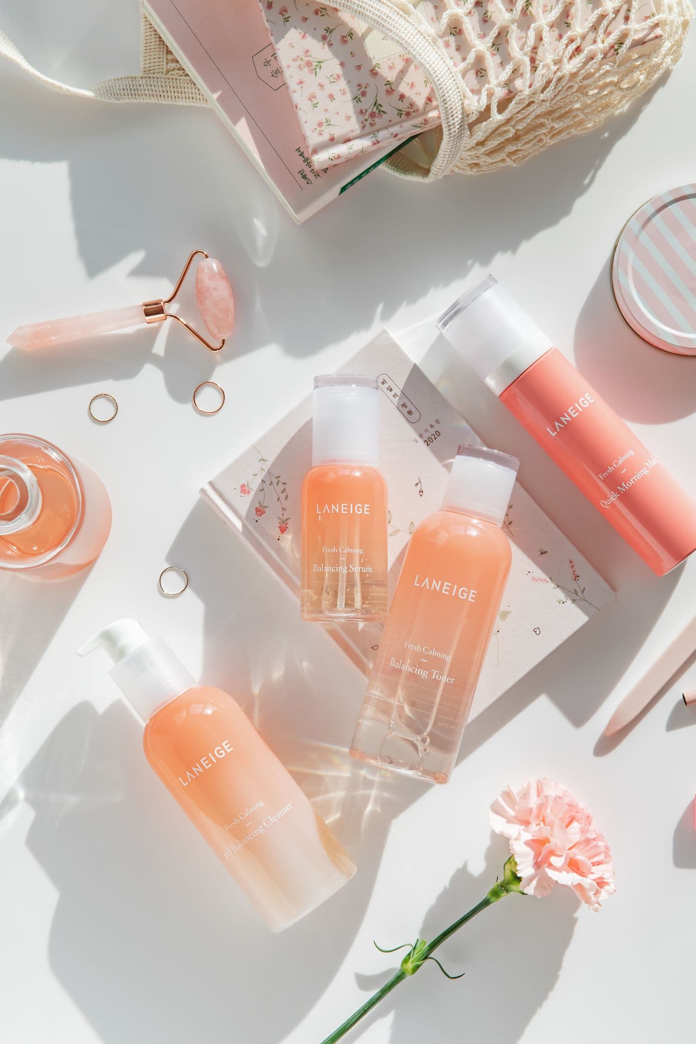 Bodegón editorial de productos Bella Beautiful en oferta