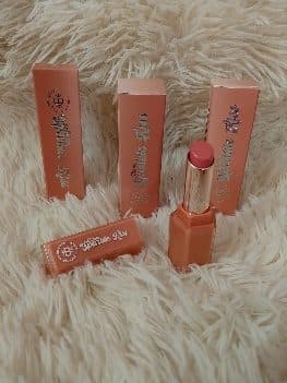Labial Bloom Con Destellos