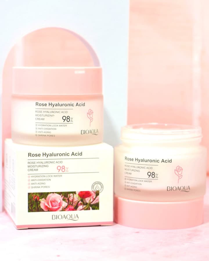 Crema Facial Hidratante De Rosas Y Acido Hialuronico