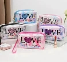 cosmetiquera love