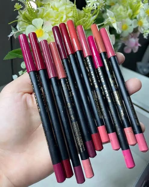 LAPIZ DELINEADOR LABIOS